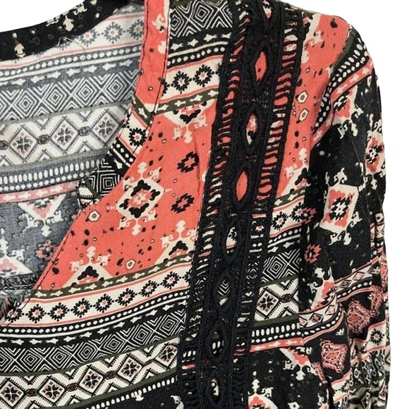Massini Womens Size M Southwestern Bohemian Print Embroidered Bell Sleeve Blouse - Picture 3 of 6